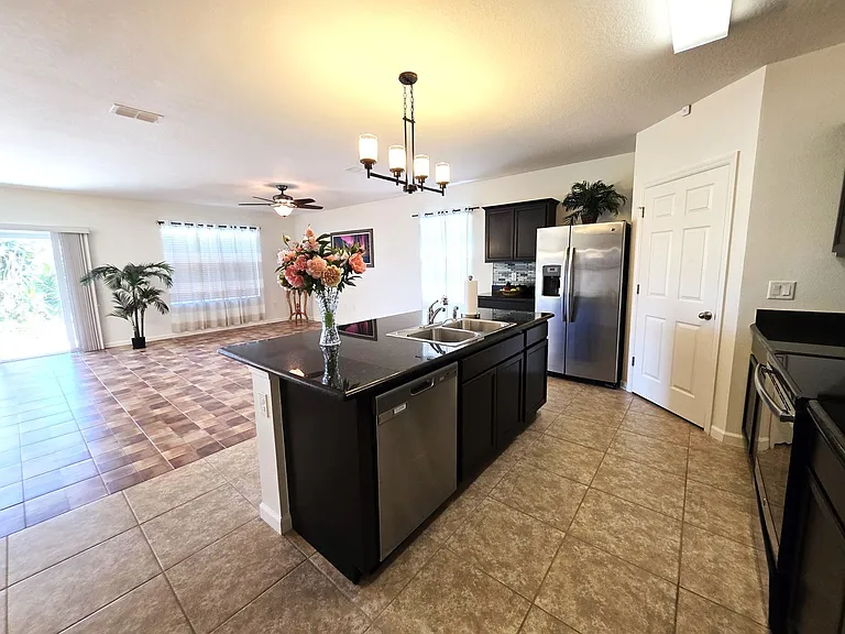 1440 Lexington Sq SW — Photo 10