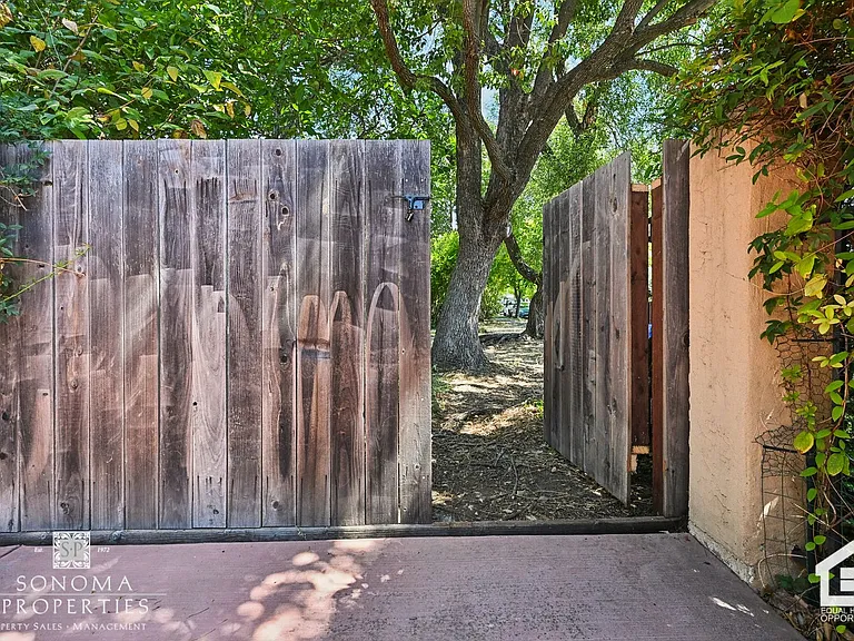 424 La Quinta Ln — Photo 39