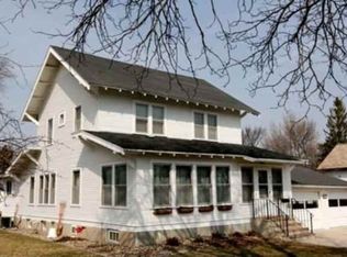 412 S 11th St, Olivia, MN 56277