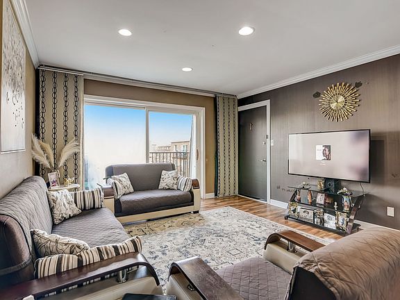 4th image of 9426 Bay Colony Dr #3W