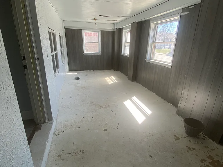 2520 W Center St — Photo 5