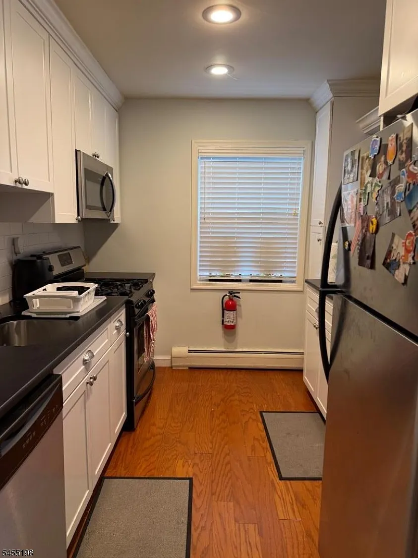 1 bed, 1.0 bath, $2,200 — Photo 3