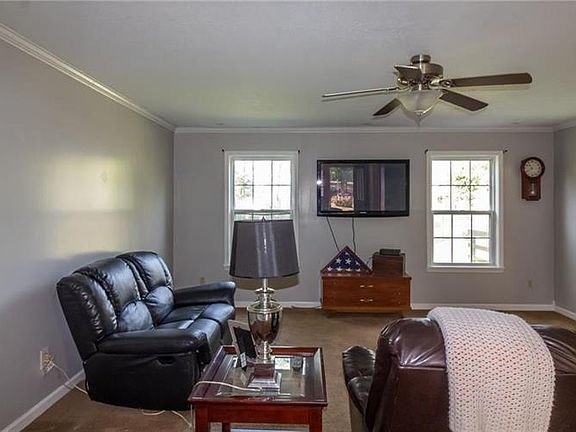 5th image of 5630 S Villa Ave