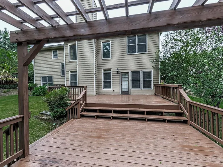 408 Sixes Dr — Photo 44