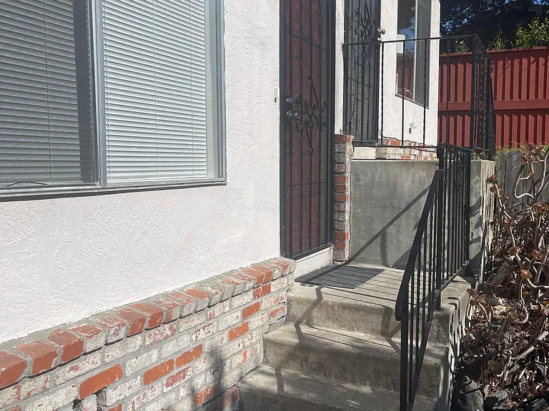 1456 Hopkins St — Photo 2