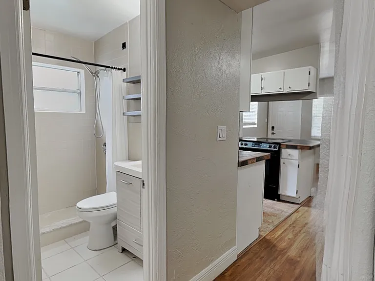 313 S Lawsona Blvd — Photo 8