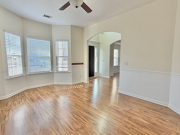 4th image of 69 Camarillo Ct NE