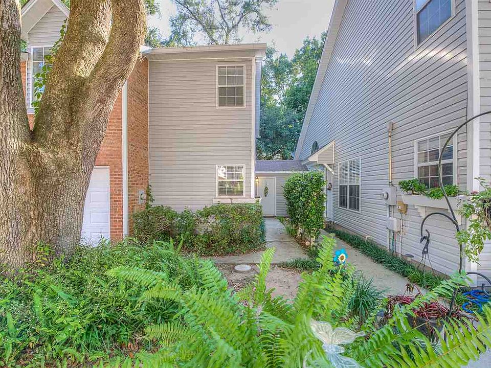1st image of 3122 Camelliawood Cir W