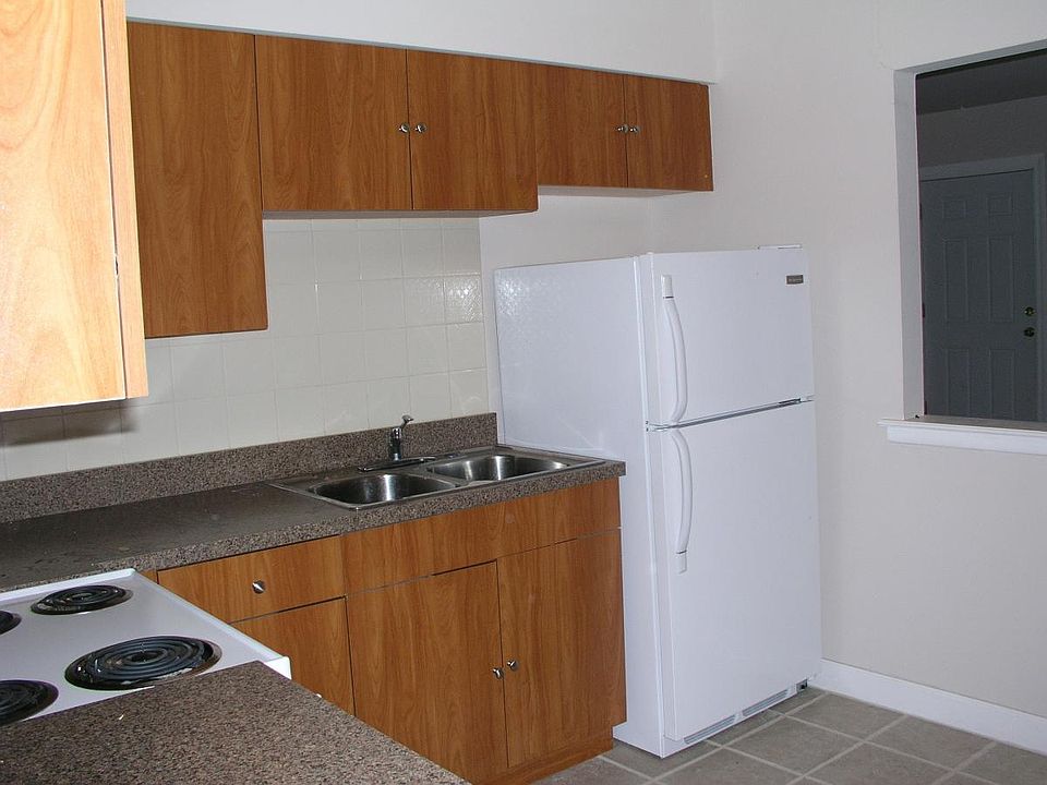 2nd image of 10355 W Lyndale Ave APT 1