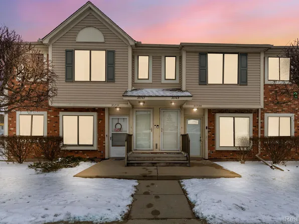 30747 Hidden Pines Ln, Roseville, MI 48066