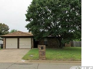 9916 Runnymeade Pl, Fort Worth, TX 76108