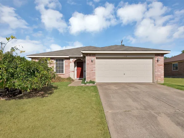 112 Blackforest Rd, Krum, TX 76249