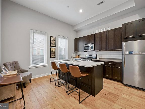 3rd image of 1623 Ridge Ave #1