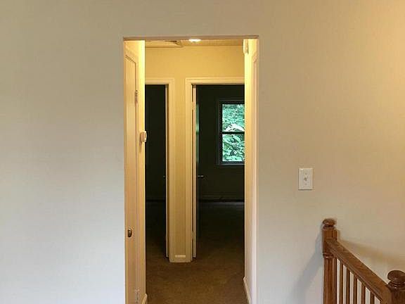 5th image of 98 Austin Ct