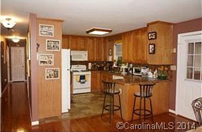 5th image of 4030 Brookview Dr