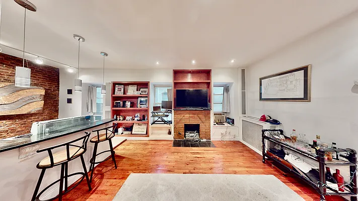 Rented by Compass | media 9