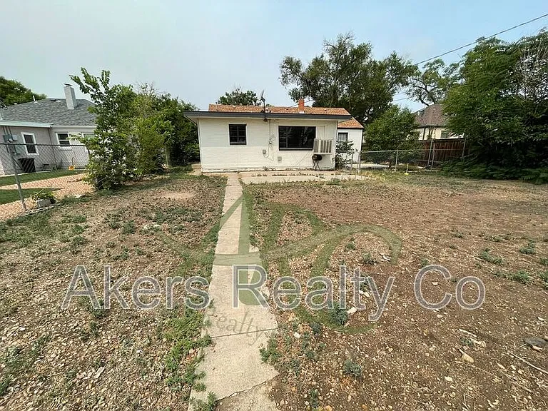 2210 Court St — Photo 11
