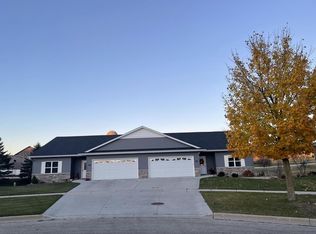 430 Emerald Ct, Kewaskum, WI 53040