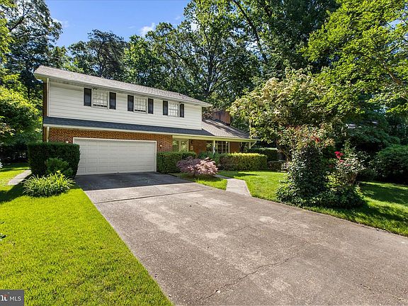 2nd image of 537 Devonshire Ct