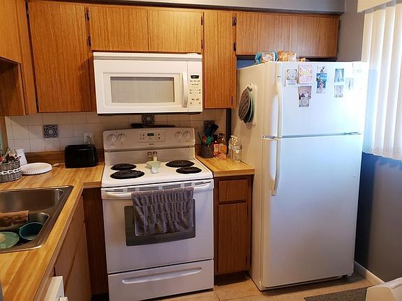 3rd image of 257 Lomond Dr Unit A