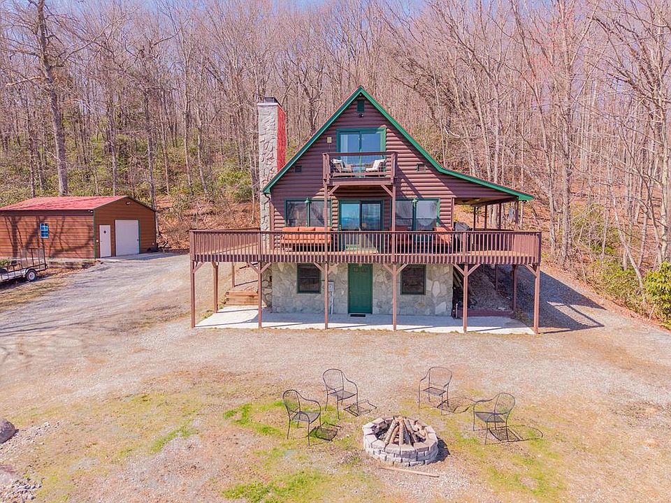 1st image of 390 Hidden Hollow Ln