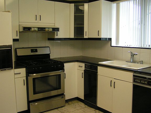 4th image of 1439 Cropsey Ave