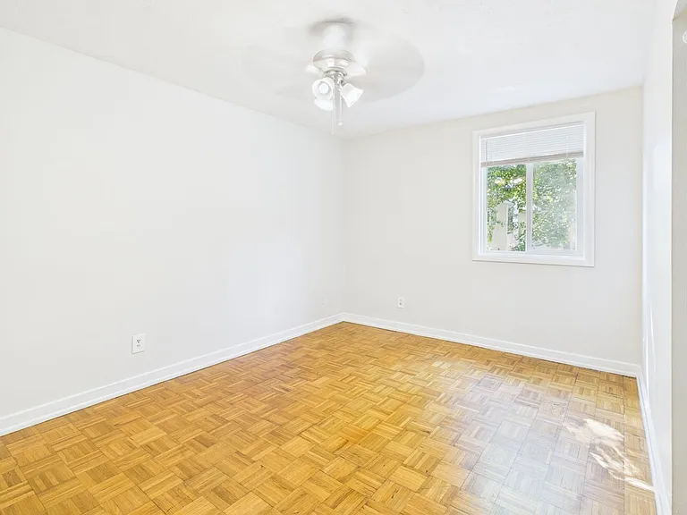 Forest Square Apartments — Photo 18