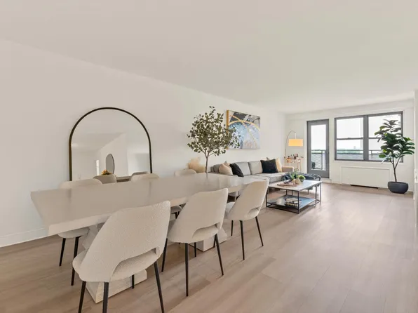 125-10 Queens Boulevard image 1 of 20