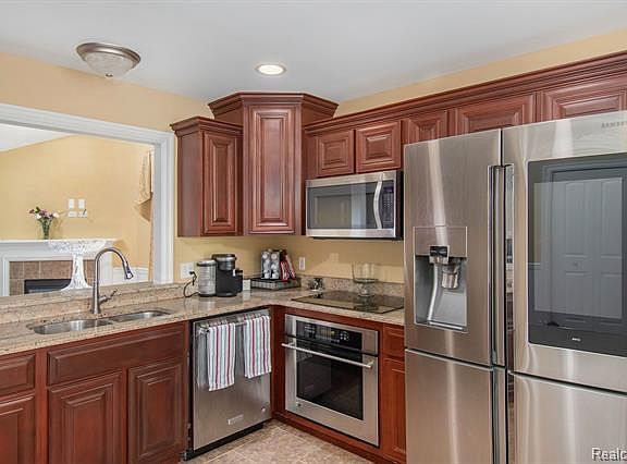 5th image of 25095 Kerwick Dr
