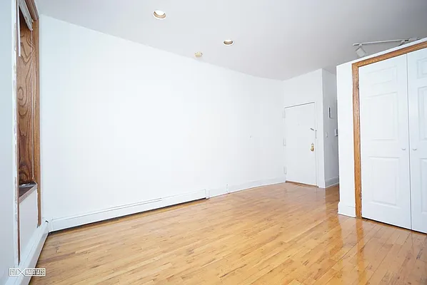 Rented by Citi Habitats | media 15