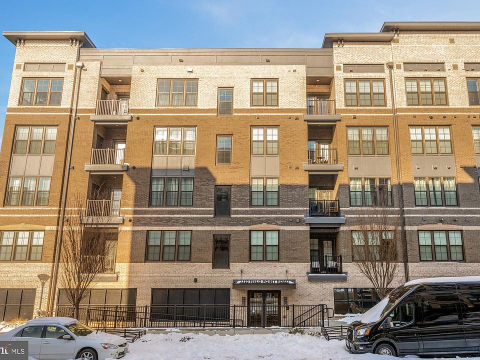 1st image of 2320 Field Point Rd Unit 4-304