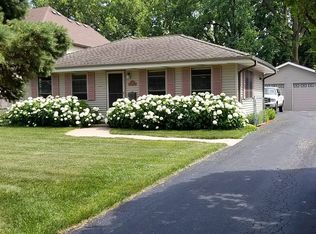29 W Goebel Dr, Lombard, IL