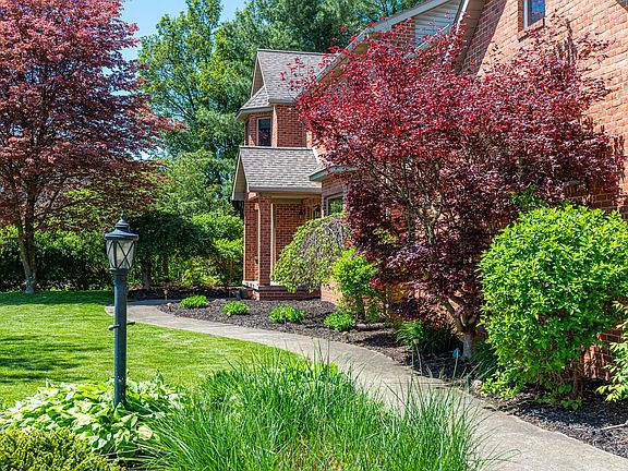 5th image of 280 Meadowlark Dr