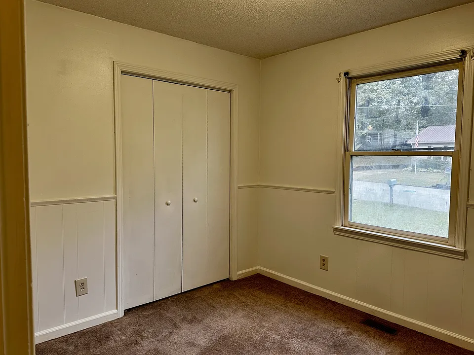105 Bucy Cir