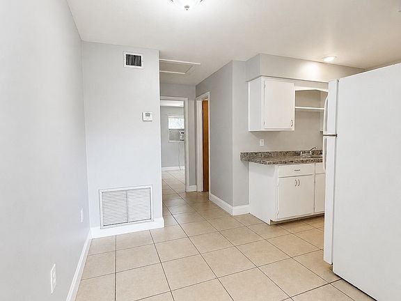 3rd image of 3304 Edgewood Ave