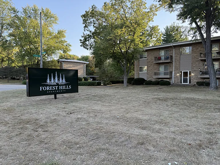 Forest Hills Apartments — Photo 13
