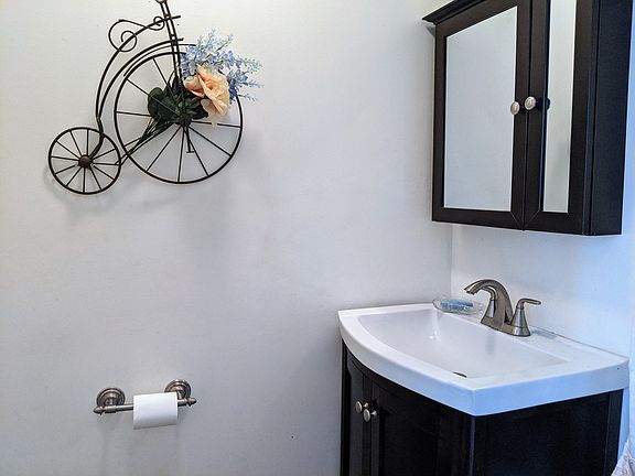 5th image of 922 Banbury Ct