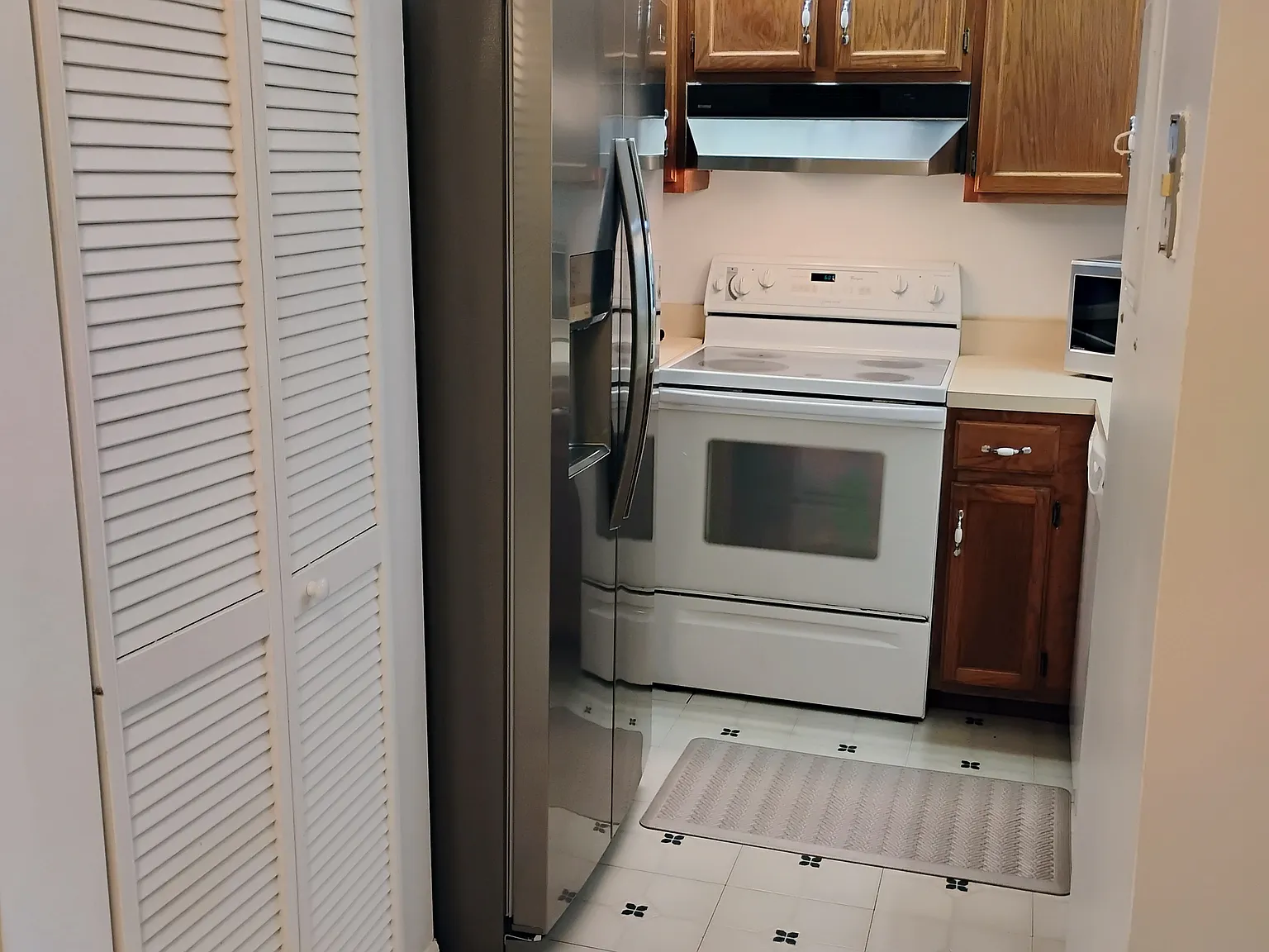 1 bed, 1094 sqft, $3,100 — Photo 3