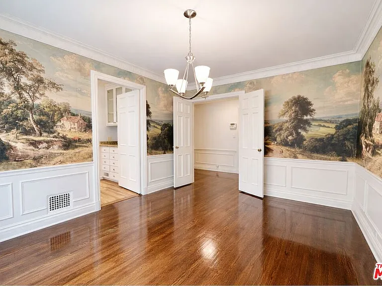 214 1/2 S Spalding Dr — Photo 3