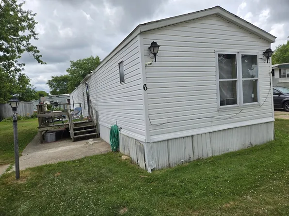 6 Churchill Dr, Coal City, IL 60416
