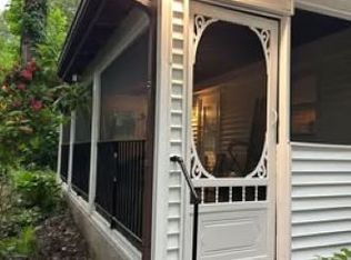 22 1/2 Jean Dr, Florissant, MO