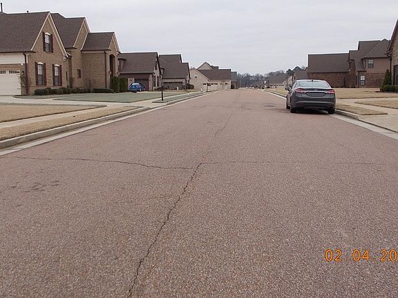 5th image of 4999 Laurel Greens Dr