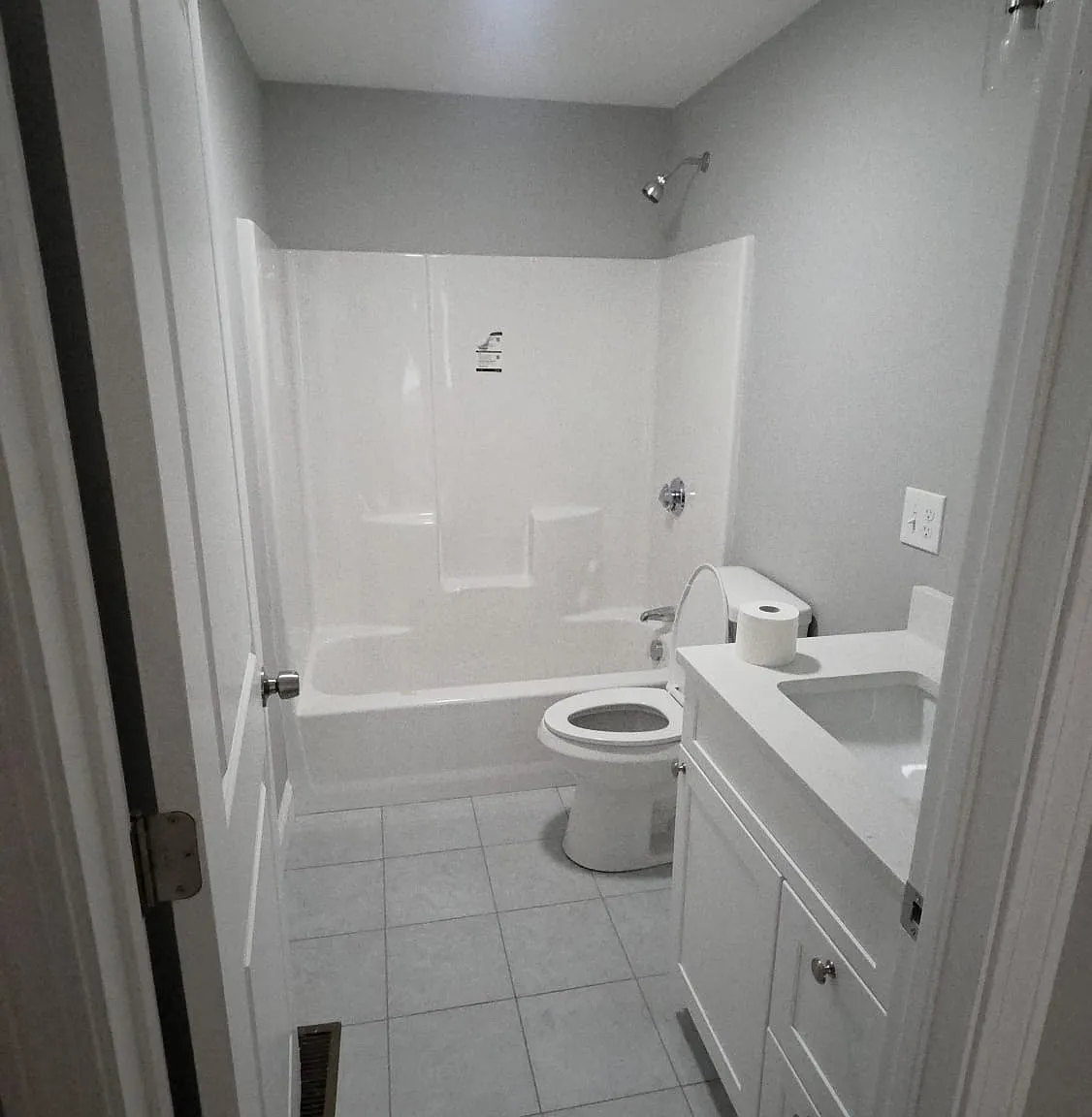 4 bed, $4,500 — Photo 2