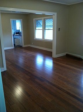 2nd image of 1128 1/2 N Gardner St