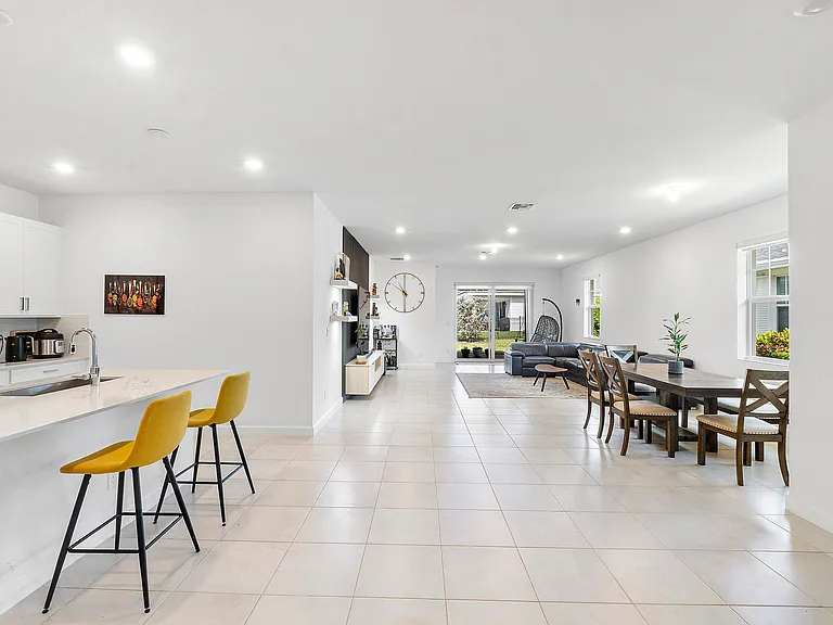 1325 Haywagon Trl — Photo 7