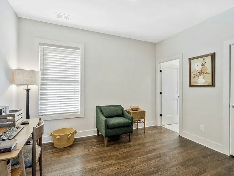 2318 Batavia St — Photo 14
