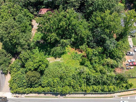 3rd image of 3815 Castleberry Rd