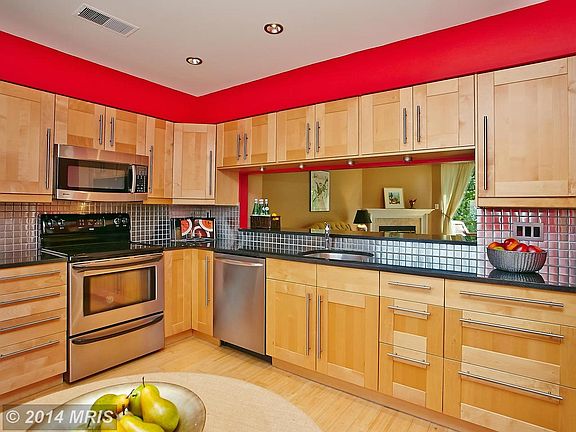 5th image of 959 S Scott St #900