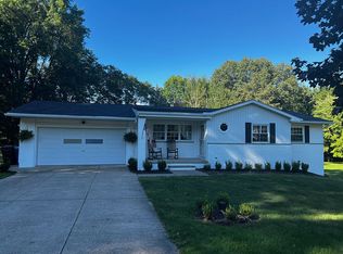 663 Valley Crest Dr, Akron, OH 44319