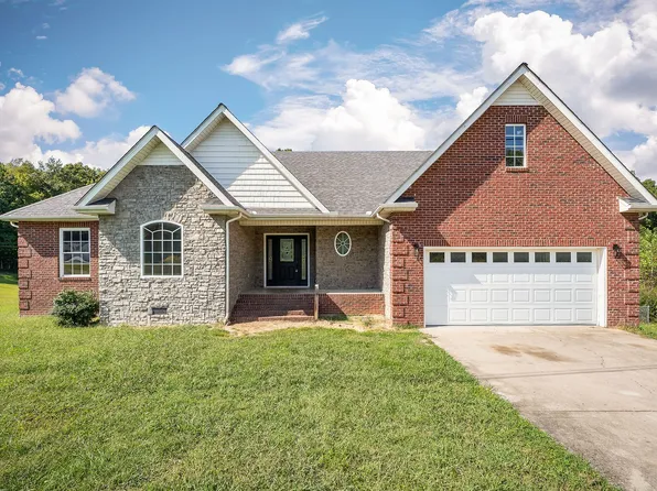 135 Lakewood Cir, Smithville, TN 37166